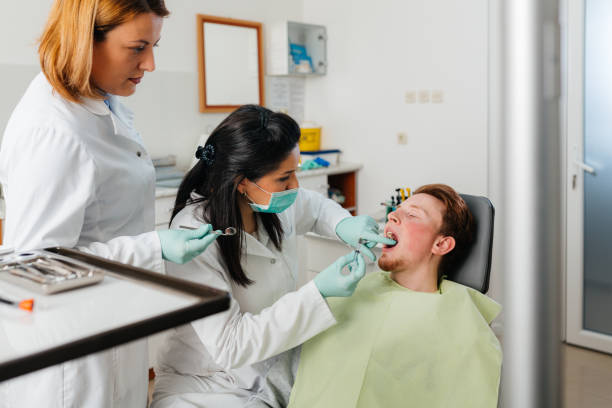 Best Weekend Emergency Dentist in Harbor Bluffs, FL