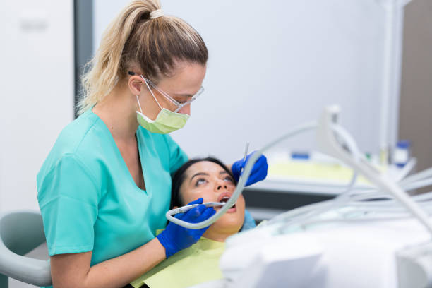 Best Emergency Dental Extractions in Harbor Bluffs, FL
